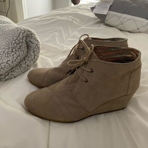 Suede Tom boots